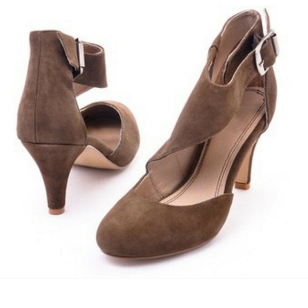 Envy Brown Heels Sophisticated Style NWOT